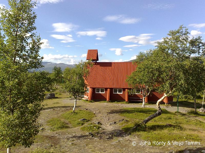 30072008071.jpg - Mäen päällä oleva kappeli.