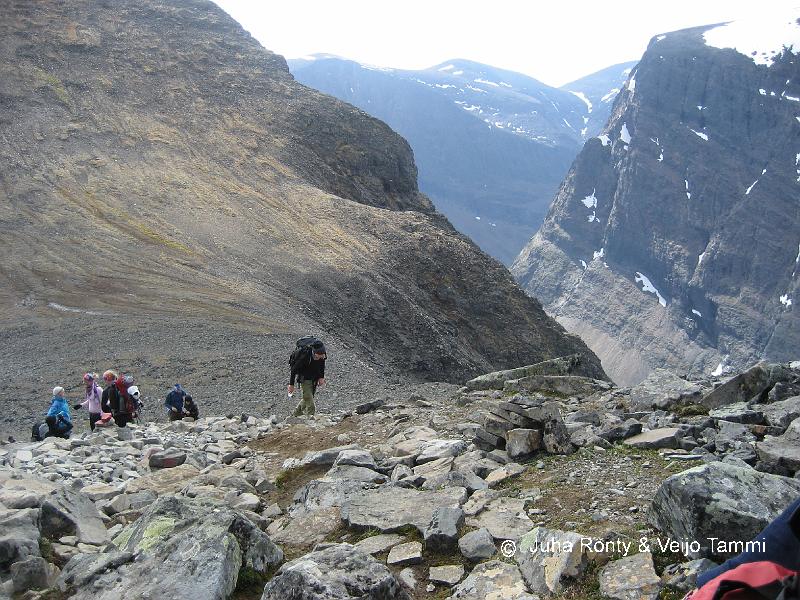 IMG_1903.JPG - Vierramvarrin jyrkkää rinnettä.