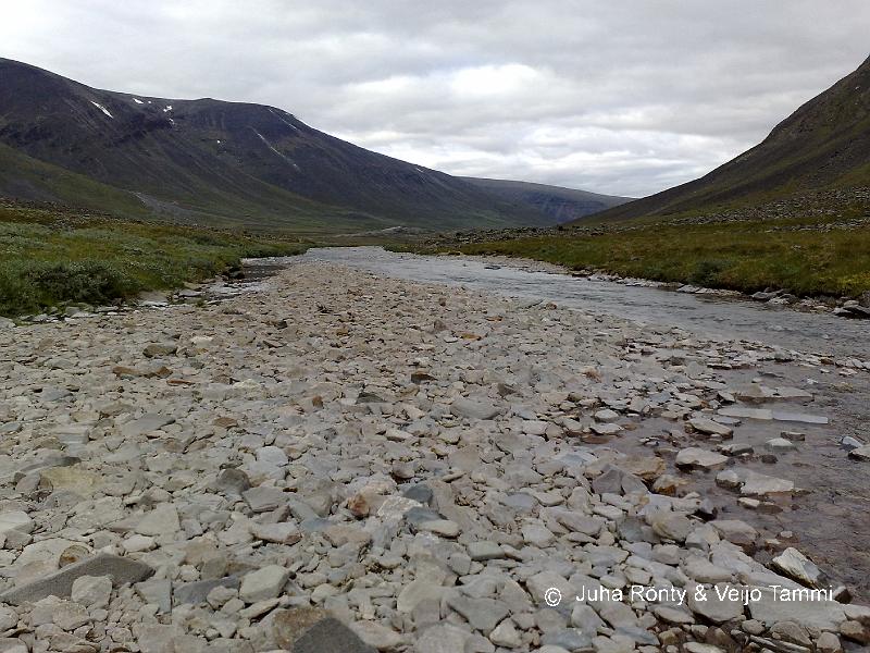 04082008154.jpg - Purouoman siniharmaat kivet.