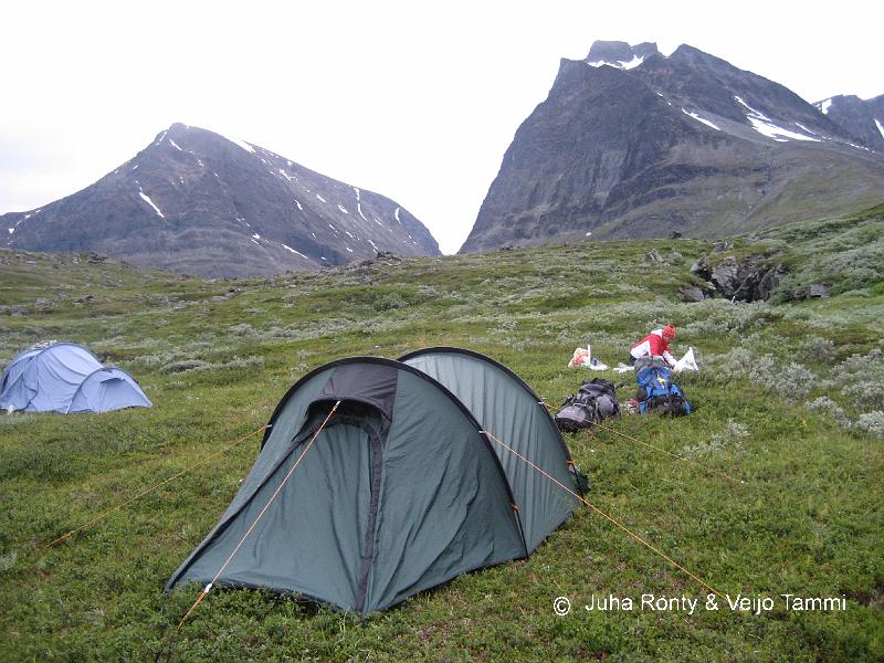 IMG_1890.JPG - Telttaleirimme Kitteldalenin kohdalla.