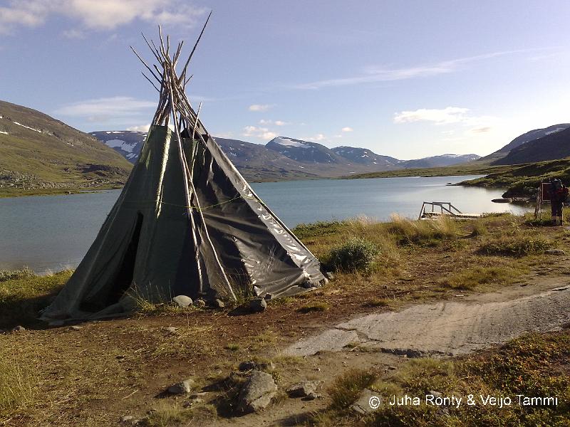 01082008095.jpg - Alisjávren pohjoispäässä oleva kota ja venekuljetuksen laituri.