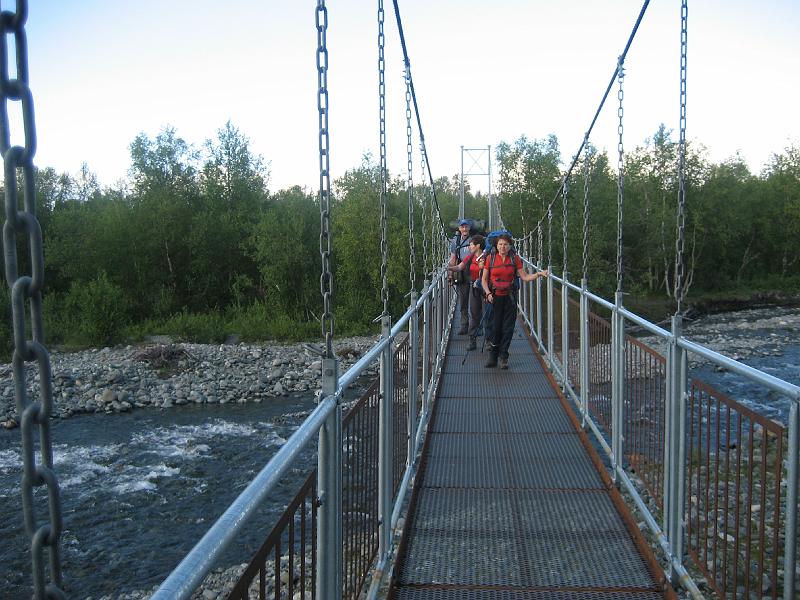 IMG_1779.JPG - Silta yli Nissonjohkan.