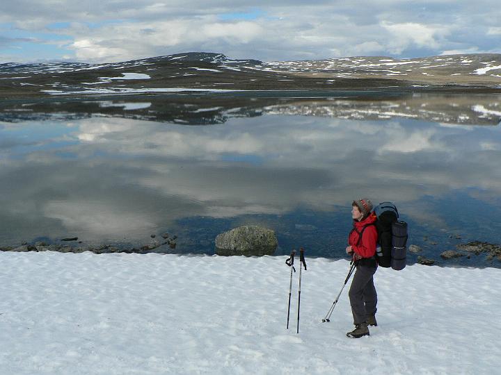 P1030101.JPG - Didnujärvi oli vielä osittain jäässä !