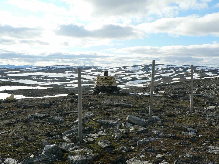 P1030167.JPG - Suomen ja Norjan välinen raja ja rajapaalu 301 B